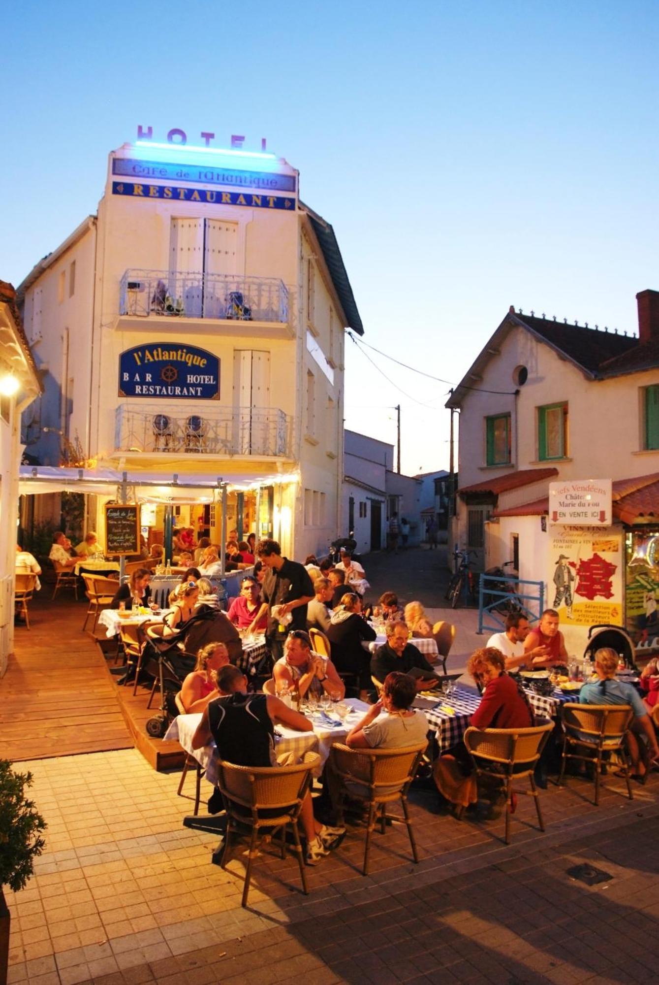 Hotel De L'Atlantique La Tranche-sur-Mer Exterior photo
