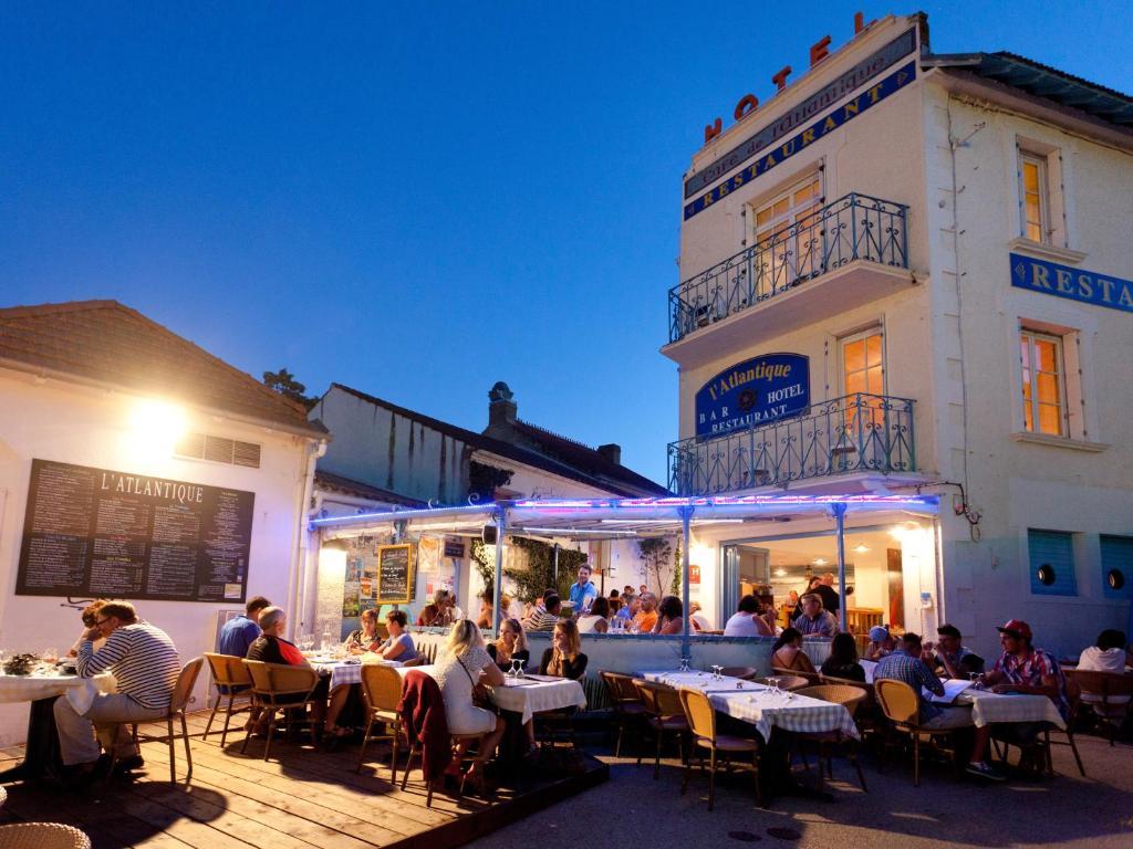 Hotel De L'Atlantique La Tranche-sur-Mer Exterior photo